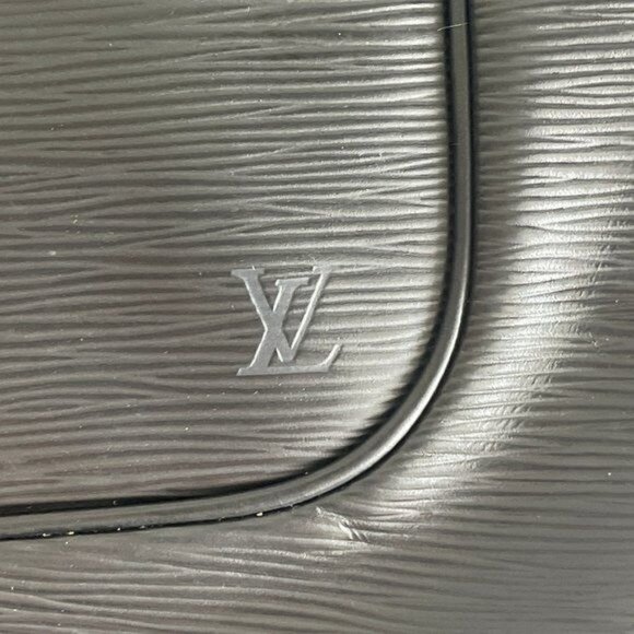Authentic LOUIS VUITTON Epi Leather Matsy Vintage Black Shoulder Bag Purse Tote - Picture 5 of 8